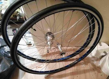 Campagnolo Chorus 9/10/11 speed wielset + ambrosio velgen beschikbaar voor biedingen