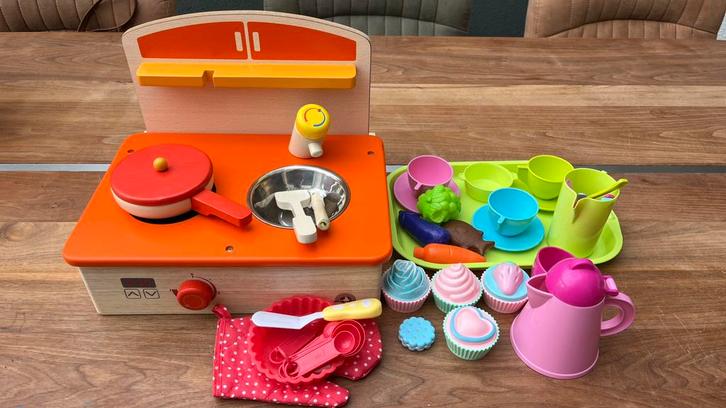 Houten speelkeuken Wonderworld keukentje met accessoires, Kinderen en Baby's, Speelgoed | Speelkeukens, Gebruikt, Ophalen of Verzenden
