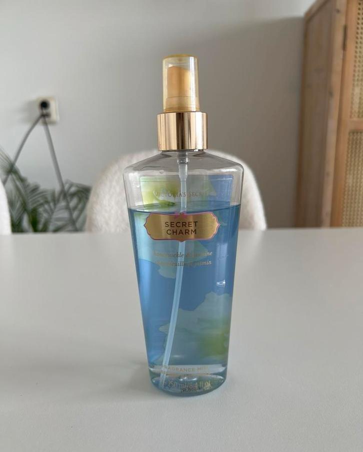 Victoria's Secret Secret Charm Bodyspray, Ophalen of Verzenden, Zo goed als nieuw