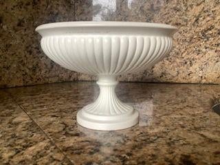 Wedgwood Edme fruitschaal schaal op voet saladeschaal, Huis en Inrichting, Keuken | Servies, Zo goed als nieuw, Schaal of Schalen