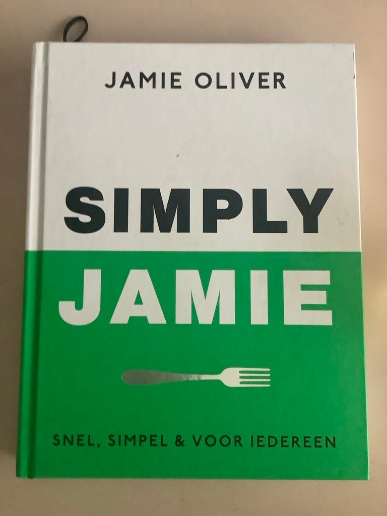Kookboek Simply Jamie Oliver - Eenvoudig & Lekker, Hoofdgerechten, Ophalen of Verzenden, Zo goed als nieuw, Europa