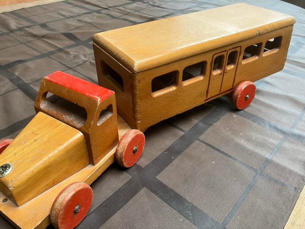 Nooitgedagt Houten Bus met Passagiers - Vintage Speelgoed, Ophalen of Verzenden, Gebruikt, Rij- of Hobbelspeelgoed
