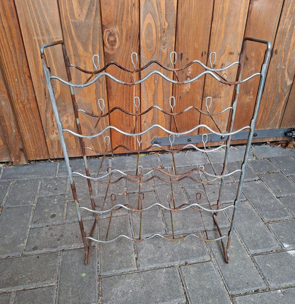 Brocant metalen flessenrek, Gebruikt, 5 tot 15 flessen, Ophalen of Verzenden, Metaal