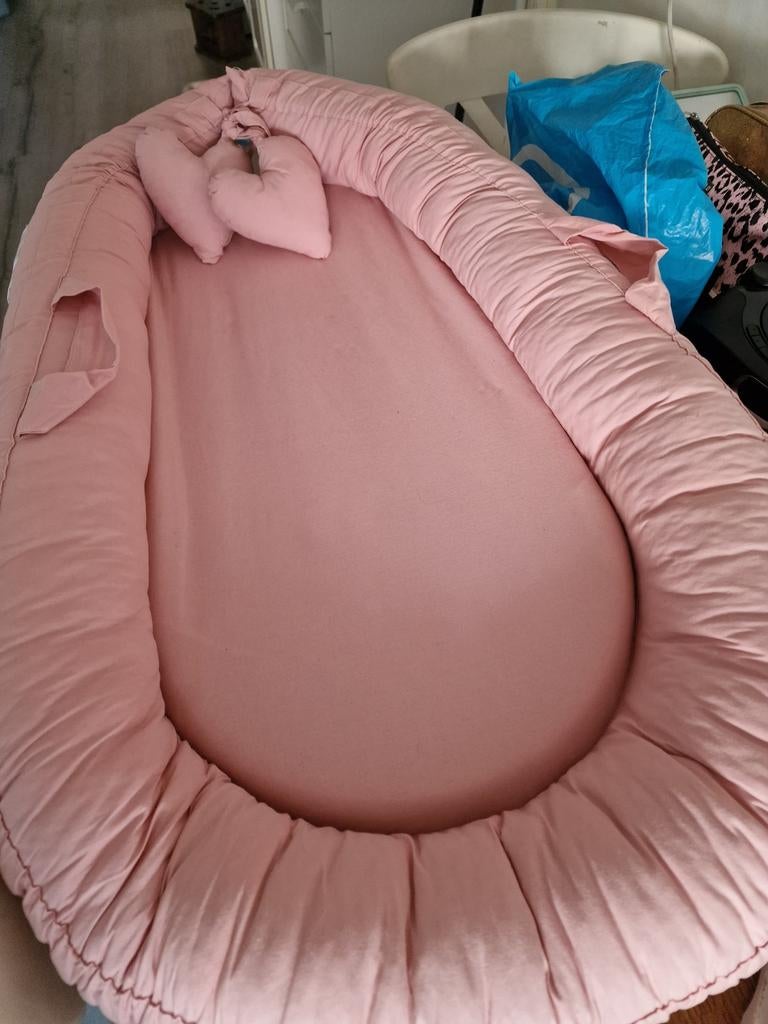 Mordesign babynestje roze met kussentje  nesje, Kinderen en Baby's, Babywiegjes en Ledikanten, Ophalen of Verzenden, Zo goed als nieuw