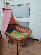 Rieten poppenwieg, jaren 70 zie foto's, Ophalen, Gebruikt, Babypop
