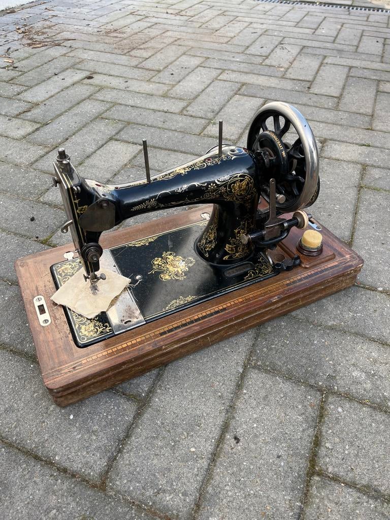 Antieke naaimachine - Decoratief object, Ophalen