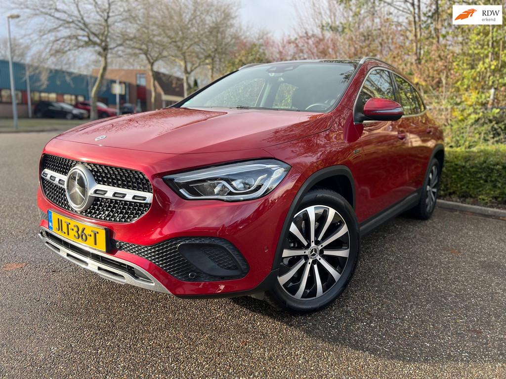 Mercedes-Benz GLA-klasse 250 e Progressive I Panorama Dak I, Auto's, Met garantie (alle), 15 kWh, Leder en Stof, Plug-in hybride