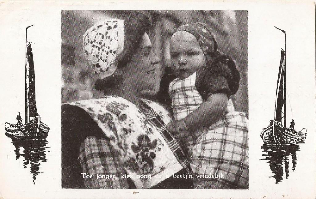 Spakenburg Toe jongen, kiek nong es beet'jen vrindelijk 1961, Ophalen of Verzenden, 1960 tot 1980, Gelopen, Utrecht