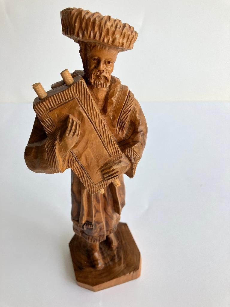 Houten figuur van een  orthodox Joodse man met sjtreimel, Ophalen of Verzenden, Beeld(je)