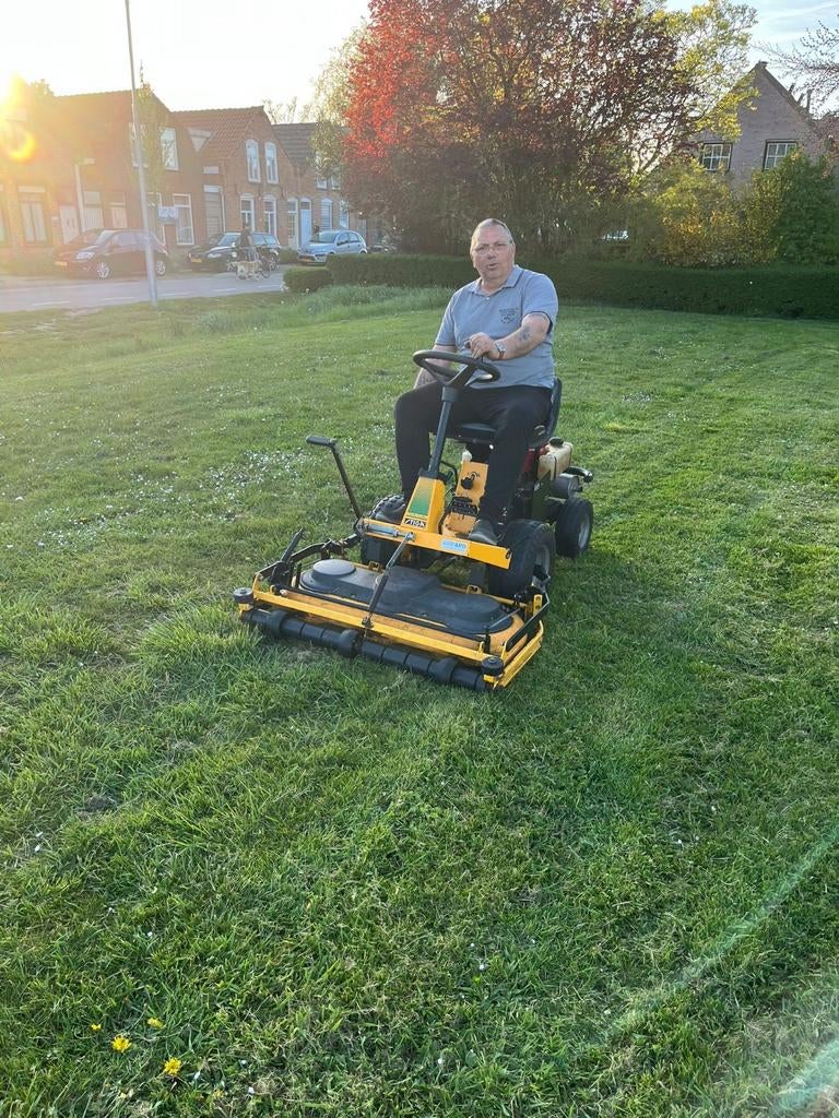 Tekoop aangeboden grasmaaier in verband aanschaf kleine form, Ophalen of Verzenden, Gebruikt