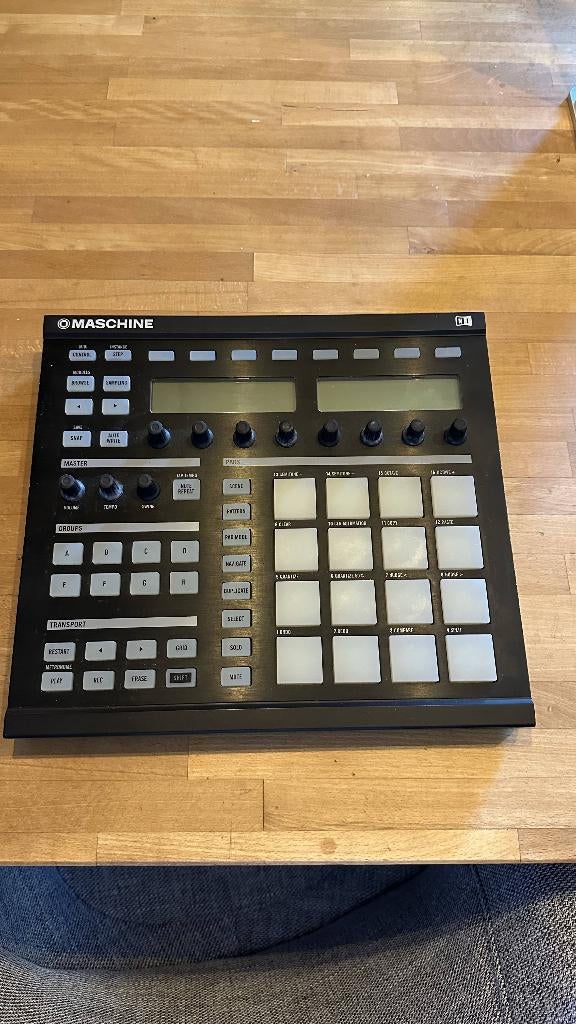 Native Instruments Maschine MK1 - complete controller, Muziek en Instrumenten, Midi-apparatuur, Gebruikt, Ophalen of Verzenden