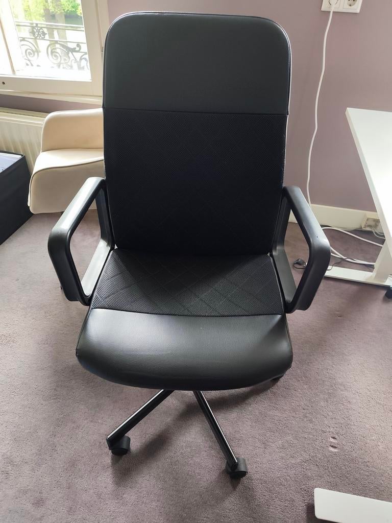 Bureaustoel Ikea, Huis en Inrichting, Bureaustoelen, Ophalen, Zwart, Zo goed als nieuw, Bureaustoel