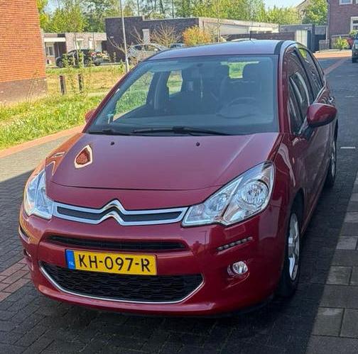 Citroën C3 1.2 Puretech 82pk 2016 Rood, Auto's, Citroën, Voorwielaandrijving, Stof, 1199 cc, 23 km/l