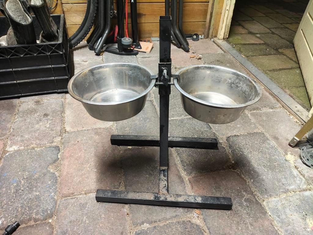 Te koop in hoogte verstelbare voerbakken, Dieren en Toebehoren, Ophalen