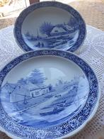 2 Delfts blauwe wandborden Royal Sphinx Maastricht, Antiek en Kunst, Antiek | Wandborden en Tegels, Ophalen