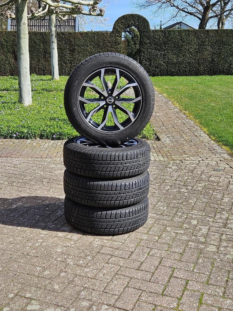 Nissan QashQai QQ 17 inch originele winterwielen Juke, Ophalen of Verzenden, Gebruikt, Hyundai, Bumper