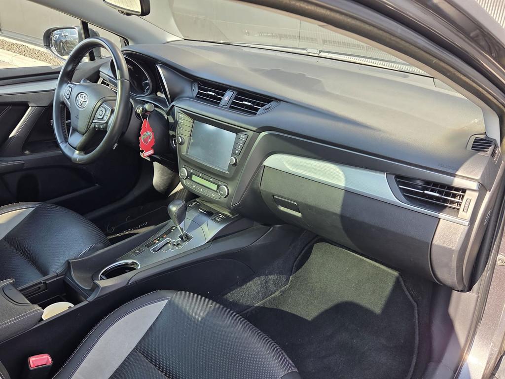 Toyota Avensis Touring Sports 1.8 VVT-i Executive, Auto's, Toyota, Euro 6, 4 cilinders, Leder, 1600 kg