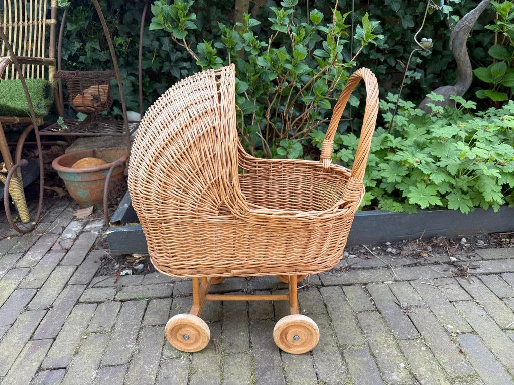 Rotan poppenwagen, Kinderen en Baby's, Speelgoed | Poppen, Ophalen, Gebruikt, Overige typen