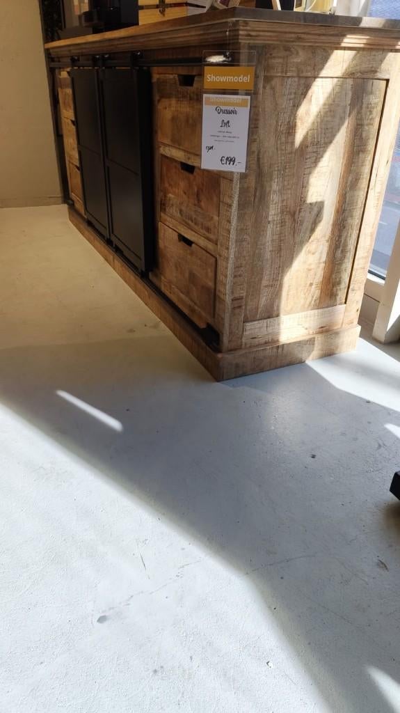 Dressoir Loft Mango, Huis en Inrichting, Kasten | Dressoirs, Ophalen, Met deur(en), 150 tot 200 cm, Zo goed als nieuw