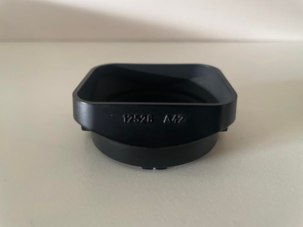 Leica zonnekap 12526 A42 voor Leica M, Audio, Tv en Foto, Fotografie | Lenzen en Objectieven, Ophalen of Verzenden, Zo goed als nieuw