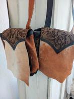 2 vintage Chick on a Mission tassen..., 20 tot 30 cm, Bruin, Verzenden, Minder dan 40 cm