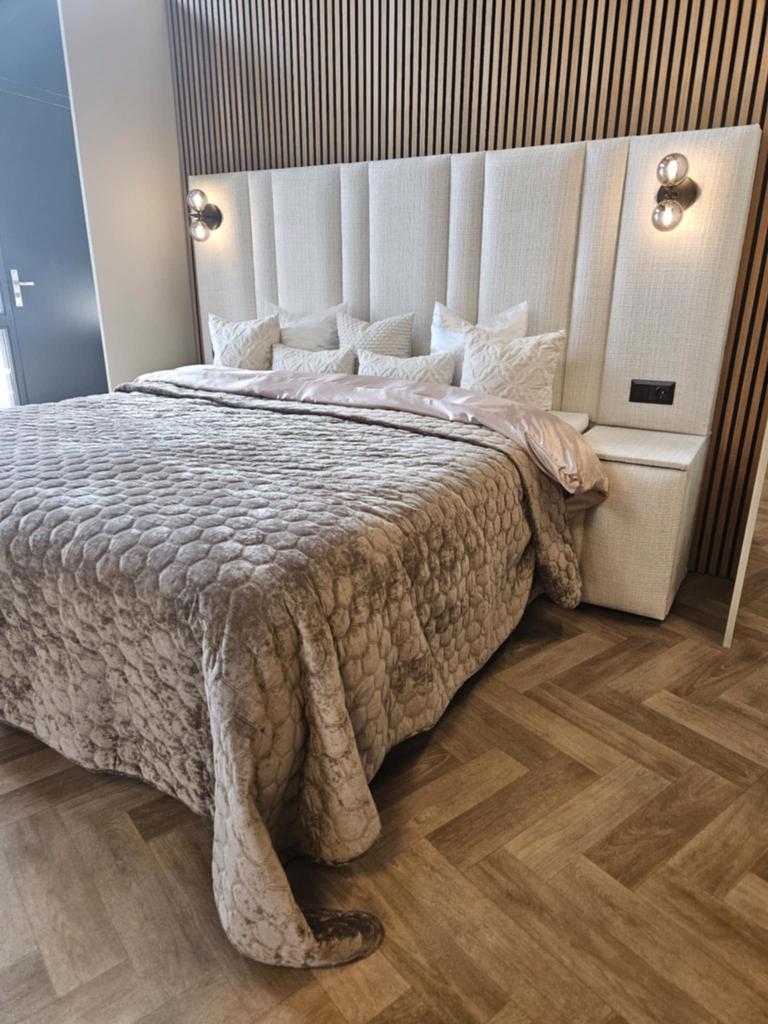 Boxspring nieuw japandi 180x200 teddy met verlichting, Ophalen of Verzenden, Nieuw, 65 cm of meer