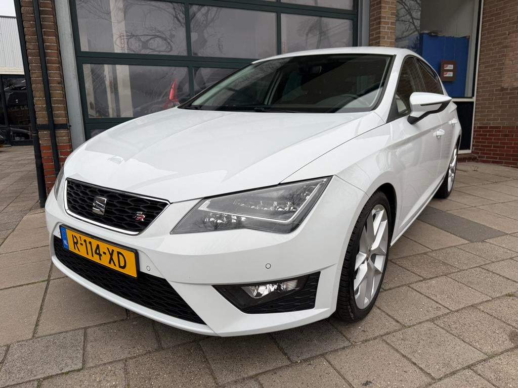 Seat Leon FR - Line 1.4 Ecotsi 150PK 2016 | Half Leder | Cru, Auto's, Voorwielaandrijving, 1141 kg, Parkeersensor, Zwart