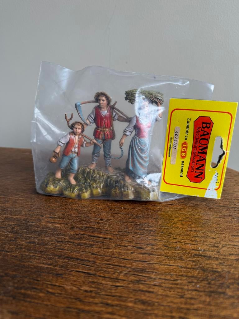 Baumann Modelbouw Figuren: Boerengezin met werktuigen, Ophalen of Verzenden, Nieuw, Groter dan 1:35, Figuur of Figuren