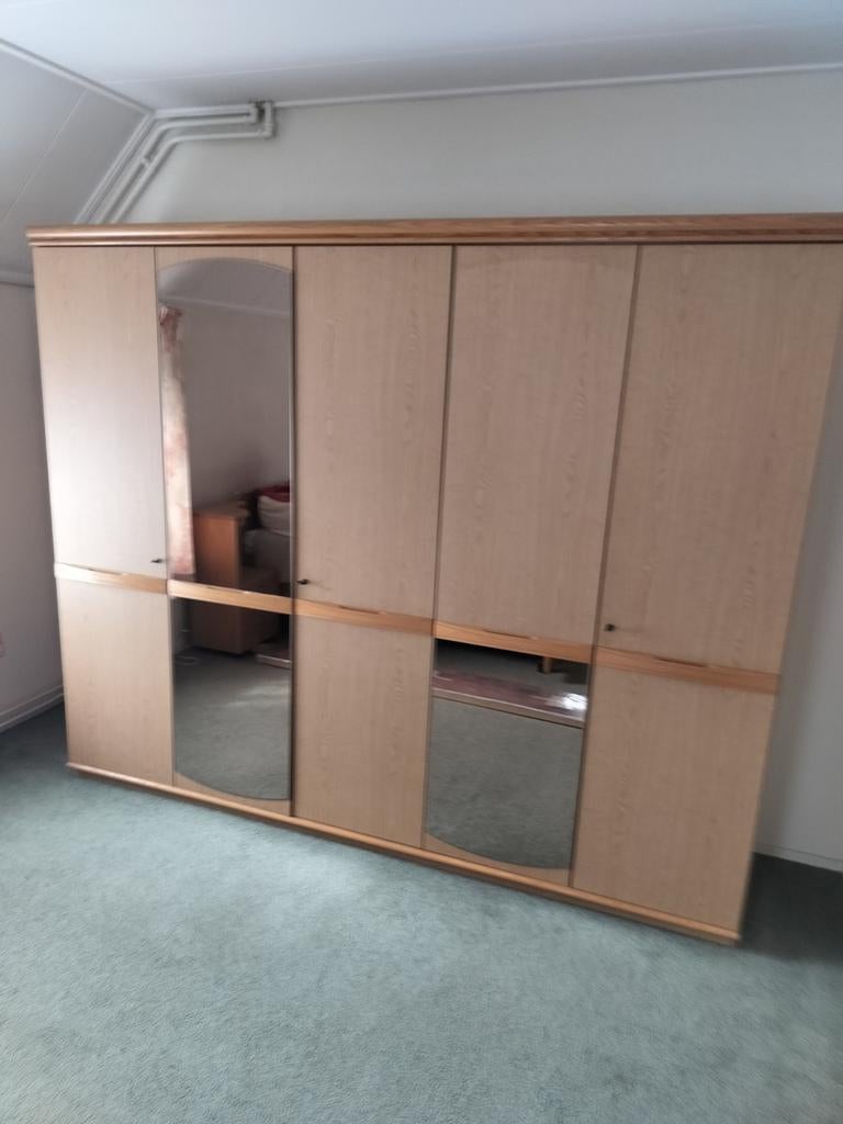 Ruime kledingkast 2.00m hoog, 2.50m breed met spiegels, Huis en Inrichting, Kasten | Kledingkasten, Ophalen, Met deur(en), Gebruikt