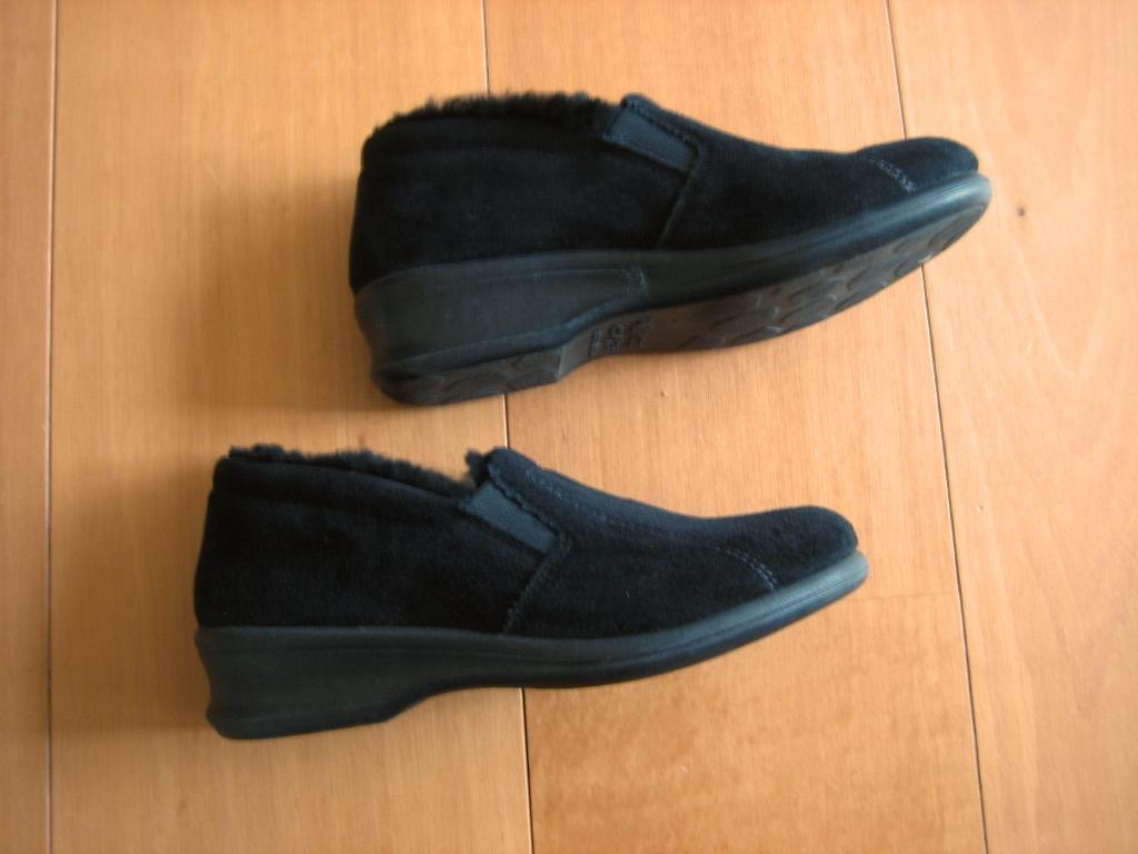 Mooie lammy gevoerde zwarte pantoffels ROHDE 36-37 snazzeys, Verzenden, Zwart, Pantoffels of Sloffen, Rohde