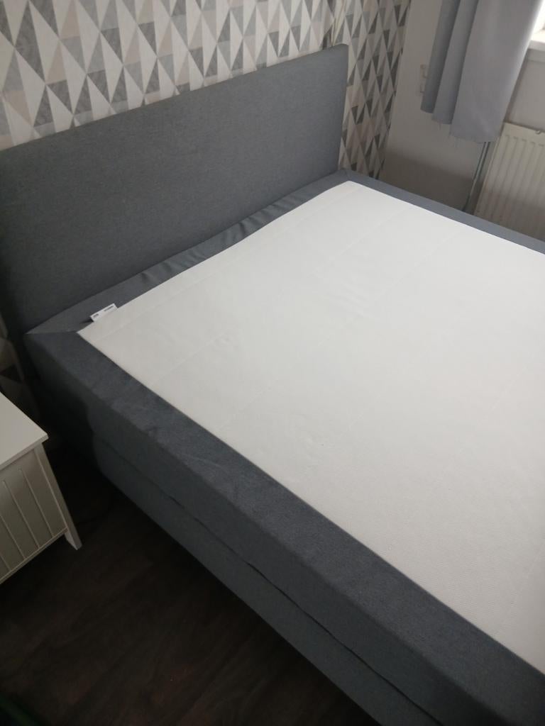 Boxspring - Grijs, 140x200, Huis en Inrichting, Slaapkamer | Boxsprings, Ophalen, Modern, Scandinavisch, 140 cm, Zo goed als nieuw