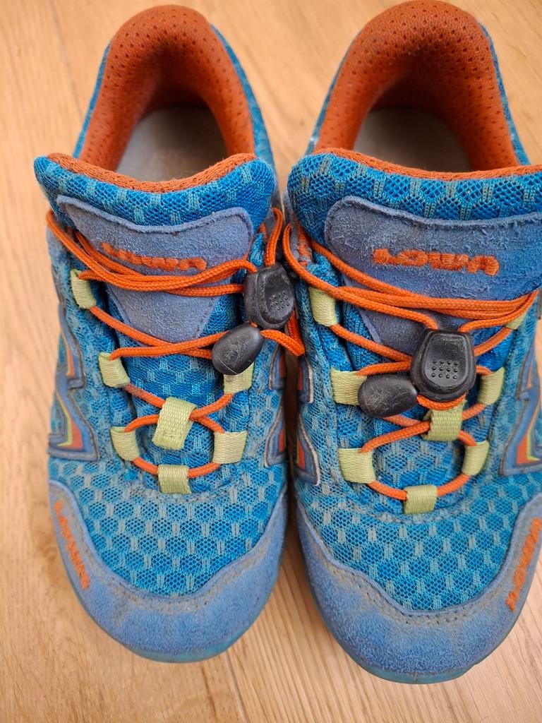 Lowa outdoor schoenen maat 29 frisse kleurtjes, Gebruikt, Lowa, Jongen of Meisje, Schoenen