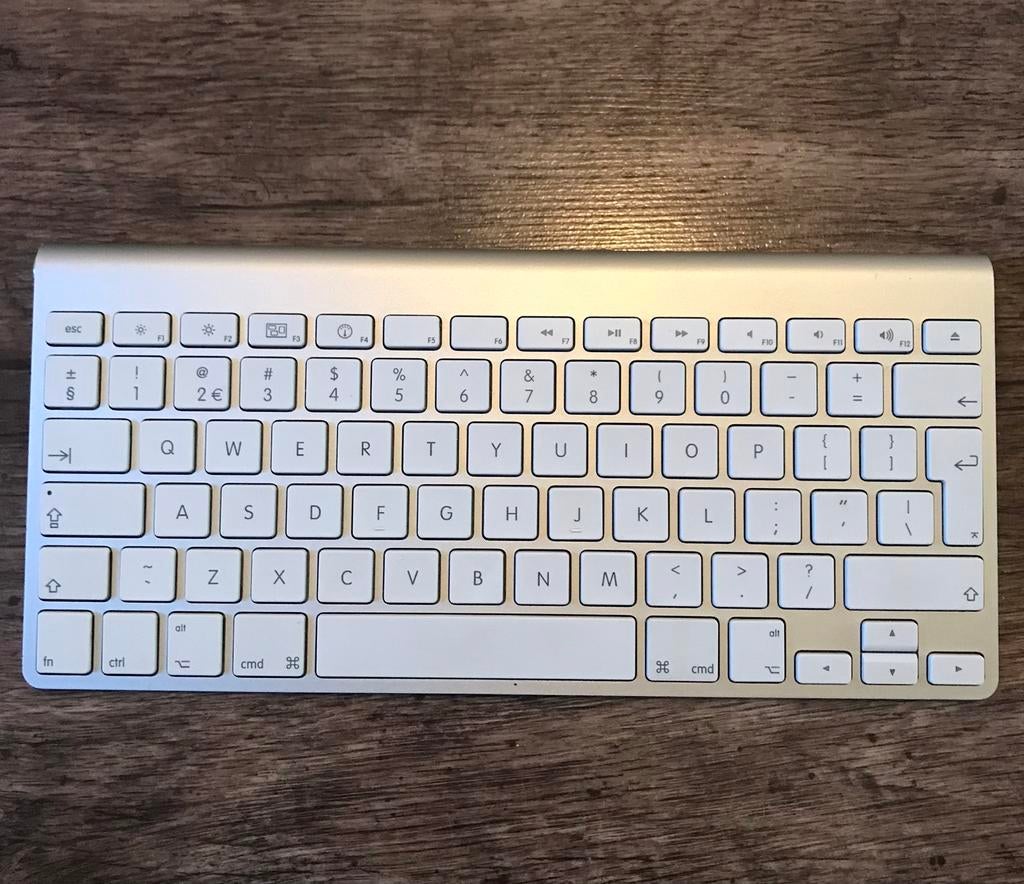 Apple Toetsenbord A1314 draadloos., Computers en Software, Toetsenborden, Ophalen of Verzenden, Zo goed als nieuw, Draadloos, Qwerty