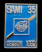 Volvo- Sami 35 Gesson 1992 pin, Verzamelen, Verzenden, Nieuw, Transport, Speldje of Pin