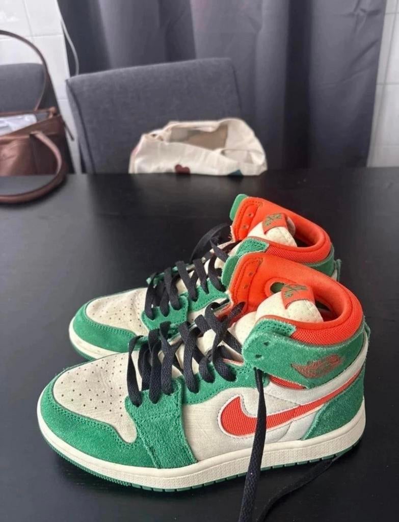 Air Jordan 1 Zoom CMFT Pine Green - Zo goed als nieuw, Ophalen, Zo goed als nieuw, Overige kleuren, Sneakers of Gympen