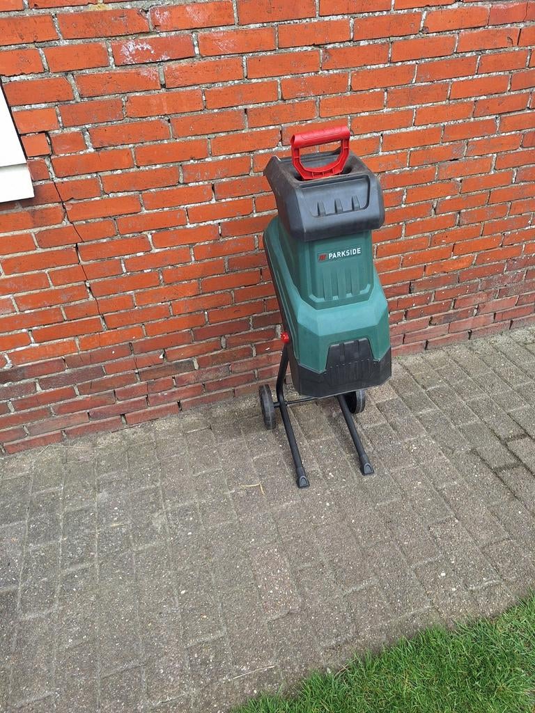 Tuin hakselaar versnipperaar huur, Ophalen