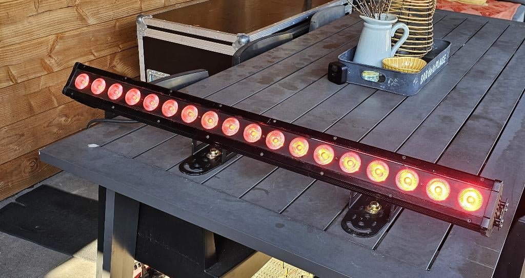 Pixel Barren 18 Q4 Tour V2 ( 4x in flightcase ), Ophalen, Gebruikt, Licht, Geluidgestuurd