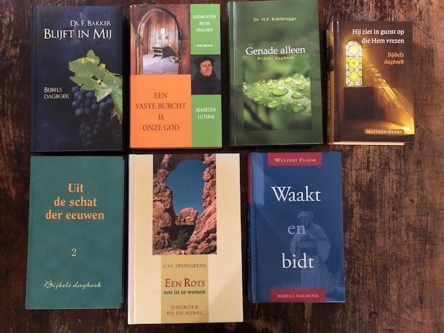 7 Bijbelse Dagboeken Henry/Bakker/Luther/Spurgeon/Floor, Ophalen of Verzenden, Zo goed als nieuw, Christendom | Protestants