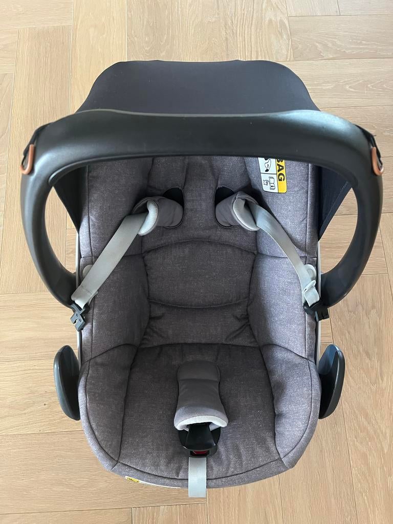 Maxi Cosi Pebble Pro I-Size + base en Jollein voetenzak, Kinderen en Baby's, Autostoeltjes, Ophalen, Gebruikt, Zijbescherming