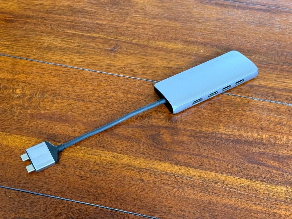 USB Hub, kleur grijs, Computers en Software, Dockingstations, Ophalen, Laptop, Satechi, Zo goed als nieuw