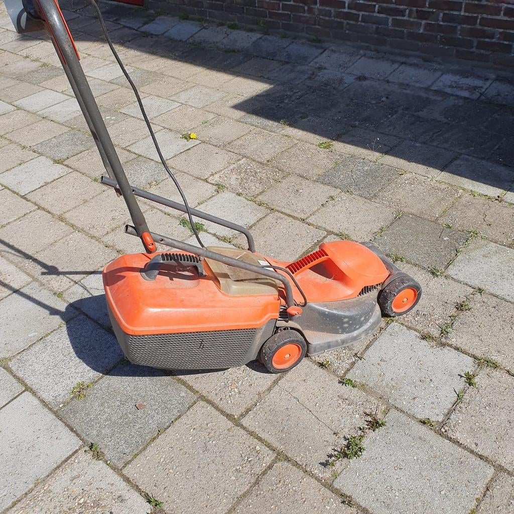 Flymo tuinartikelen, Zweefmaaier, Ophalen, Gebruikt