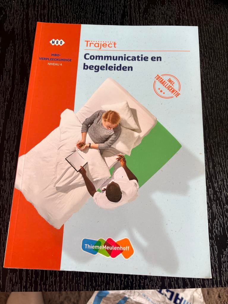 MBO Verpleegkundige Niveau 4: Communicatie en begeleiden, Boeken, Studieboeken en Cursussen, Ophalen of Verzenden, Gamma, Gelezen