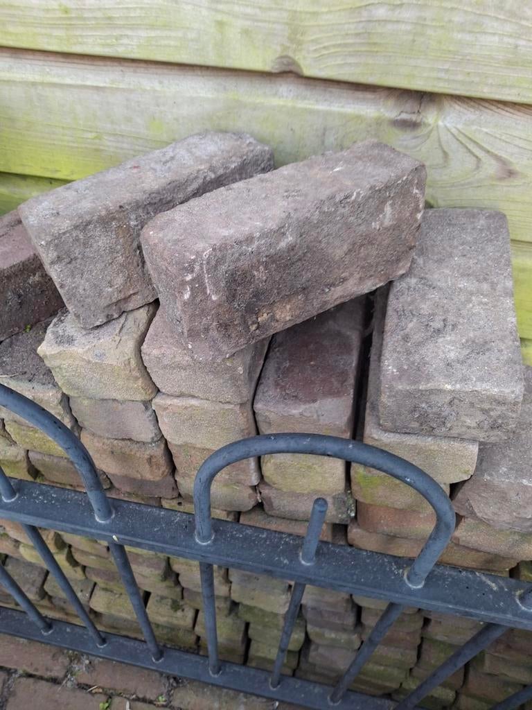 Gratis klinkers plus minus 250 stuks, Ophalen, Beton, Klinkers