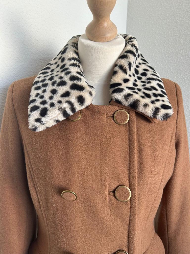 King Louie maat M prachtige bruine jas 377, Maat 38/40 (M), Bruin, Ophalen of Verzenden, Zo goed als nieuw