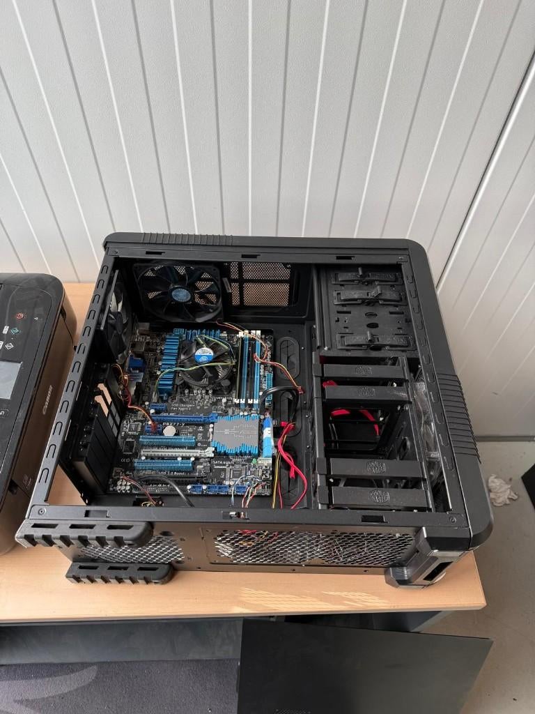 Coolermaster kast voor onderdelen, Computers en Software, Computerbehuizingen, Ophalen, Gebruikt