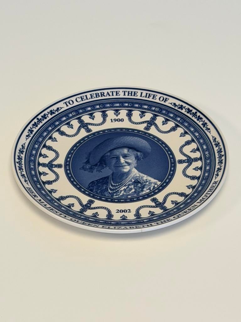 Wedgwood Queen Elizabeth Gedenkbord Wandbord 1900-2002 bord, Antiek en Kunst, Antiek | Wandborden en Tegels, Ophalen of Verzenden