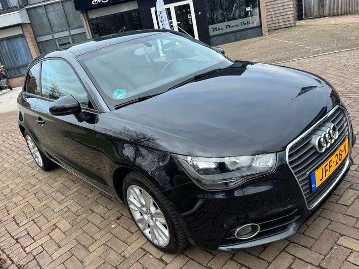 Audi A1 1.2 Tfsi 63KW 2011 Zwart, Auto's, Audi, Bedrijf, A1, Benzine, Hatchback, Handgeschakeld, Geïmporteerd, Zwart, Voorwielaandrijving