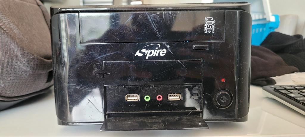 Spire desktop pc voor onderdelen, Computers en Software, Desktop Pc's, Ophalen of Verzenden, Onbekend