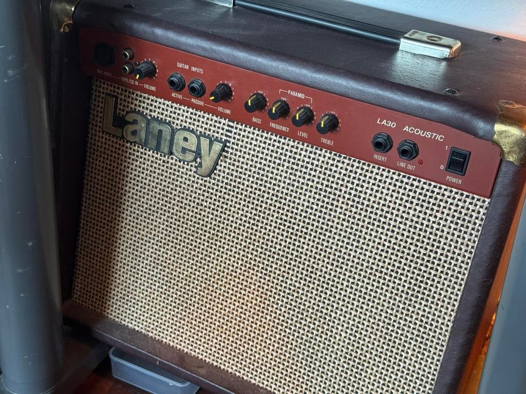 Laney LA30 Acoustic, Muziek en Instrumenten, Versterkers | Bas en Gitaar, Zo goed als nieuw, Minder dan 50 watt, Ophalen