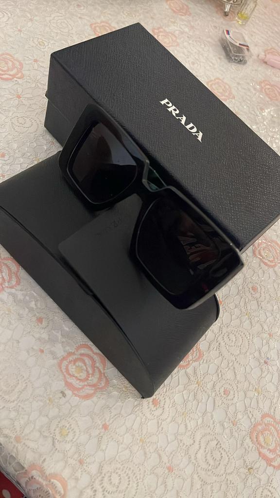 Prada zonnebril, Ophalen, Zonnebril, Prada, Zo goed als nieuw